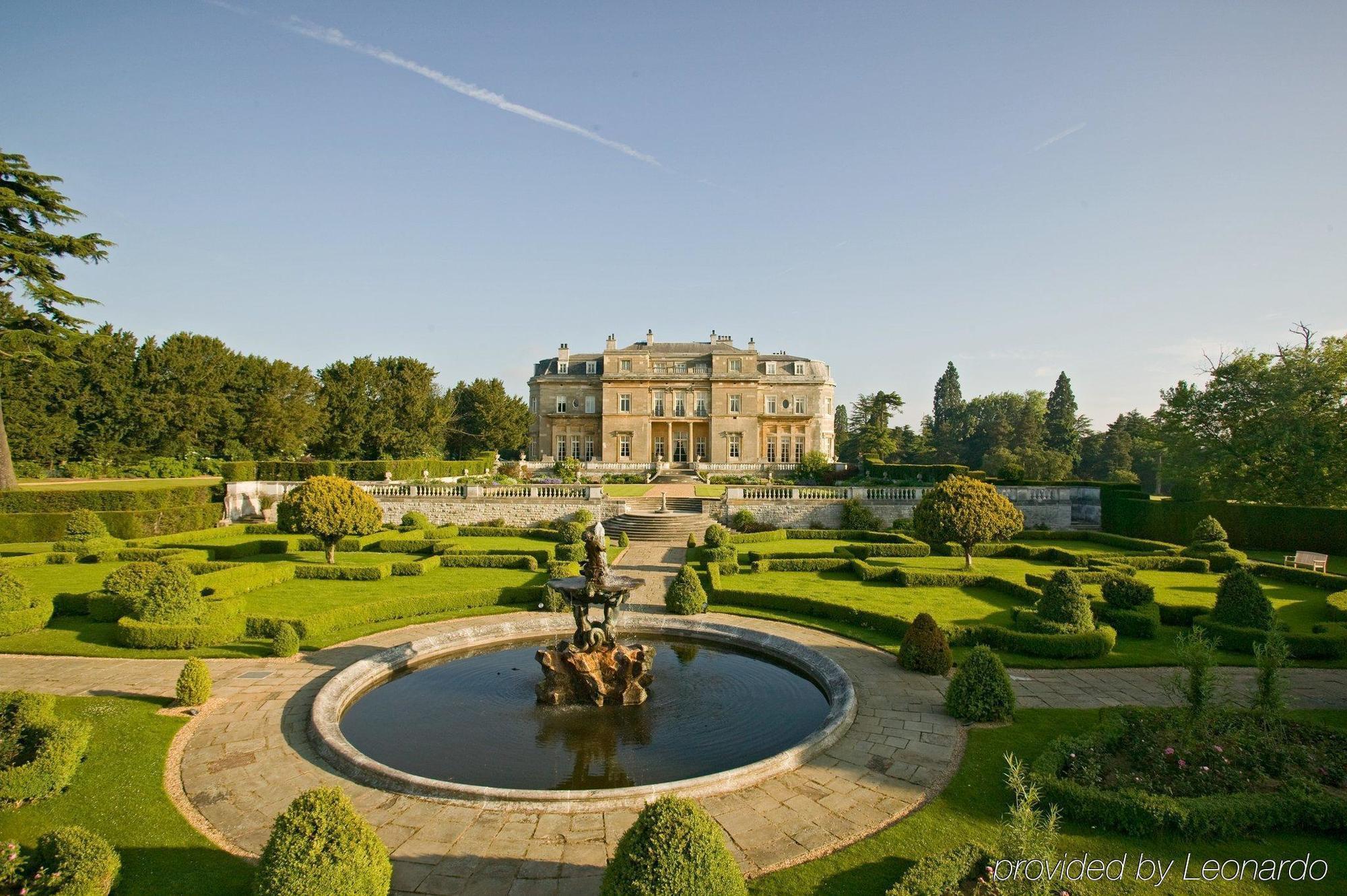 Luton Hoo Hotel, Golf And Spa Exterior foto The gardens of the Château de Ferrières