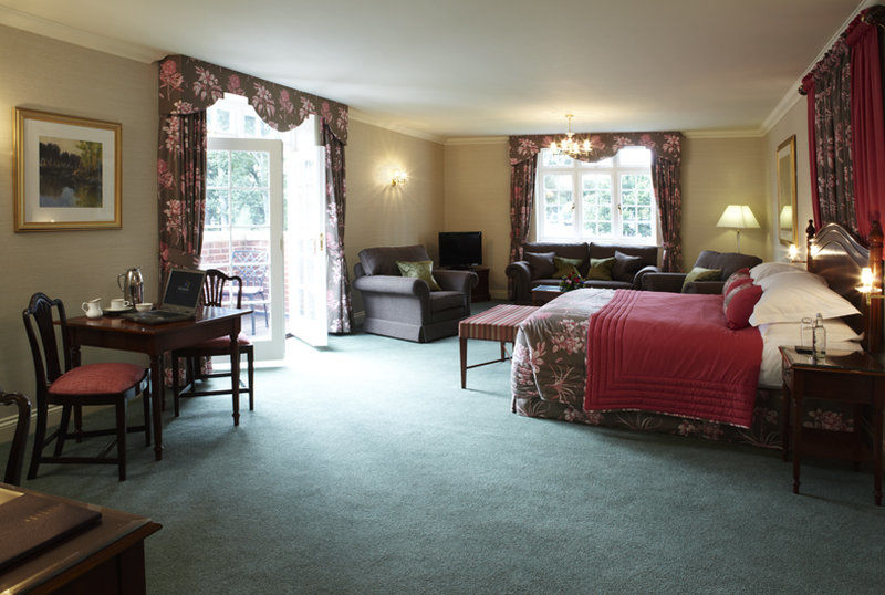 Luton Hoo Hotel, Golf And Spa Exterior foto A suite at the hotel